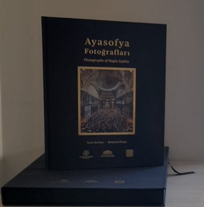 AYASOFYA  FOTOĞRAFLARI KİTABI (KUTULU)